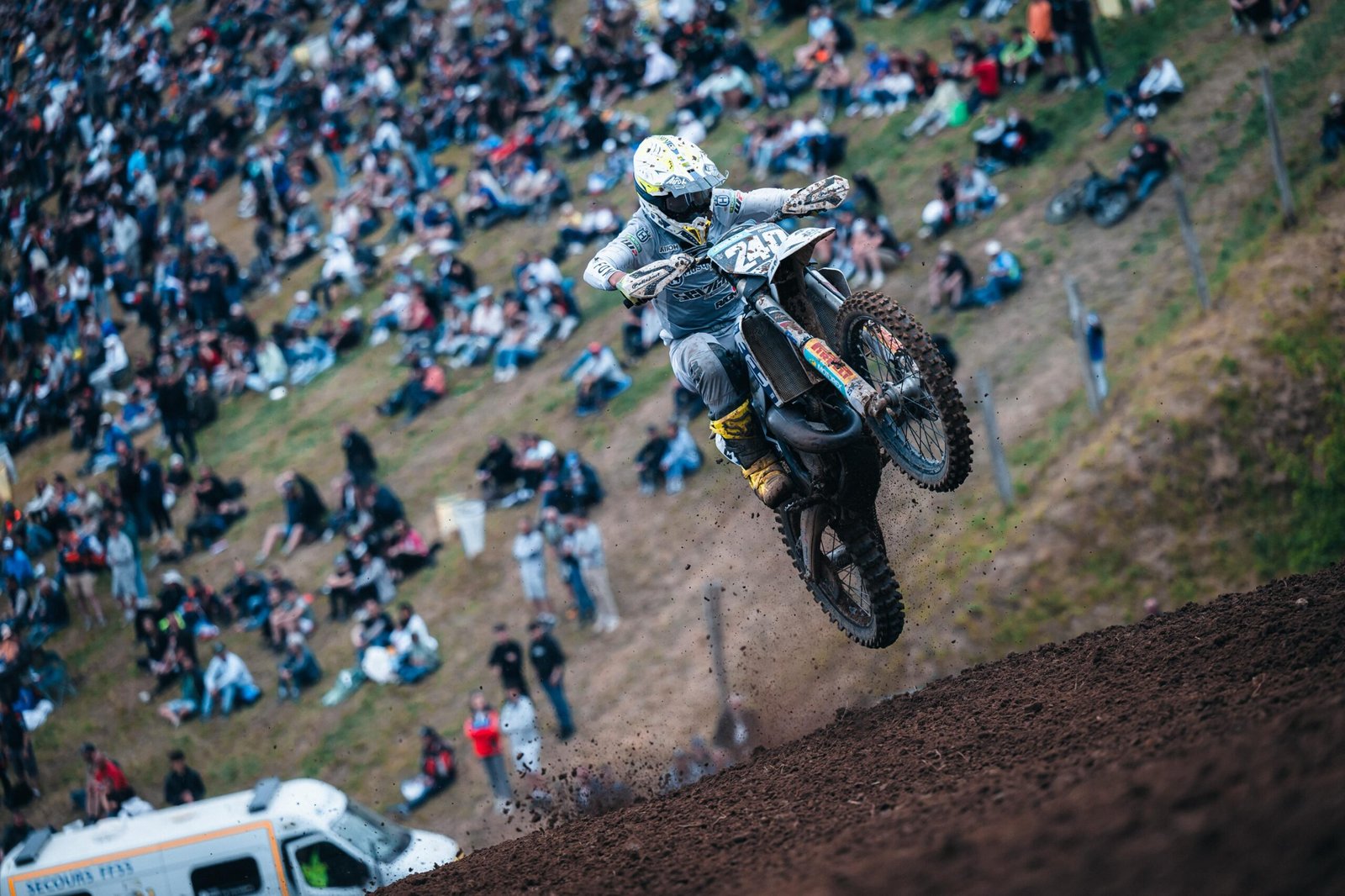 PHOTO-2025-06-04-17-50-34